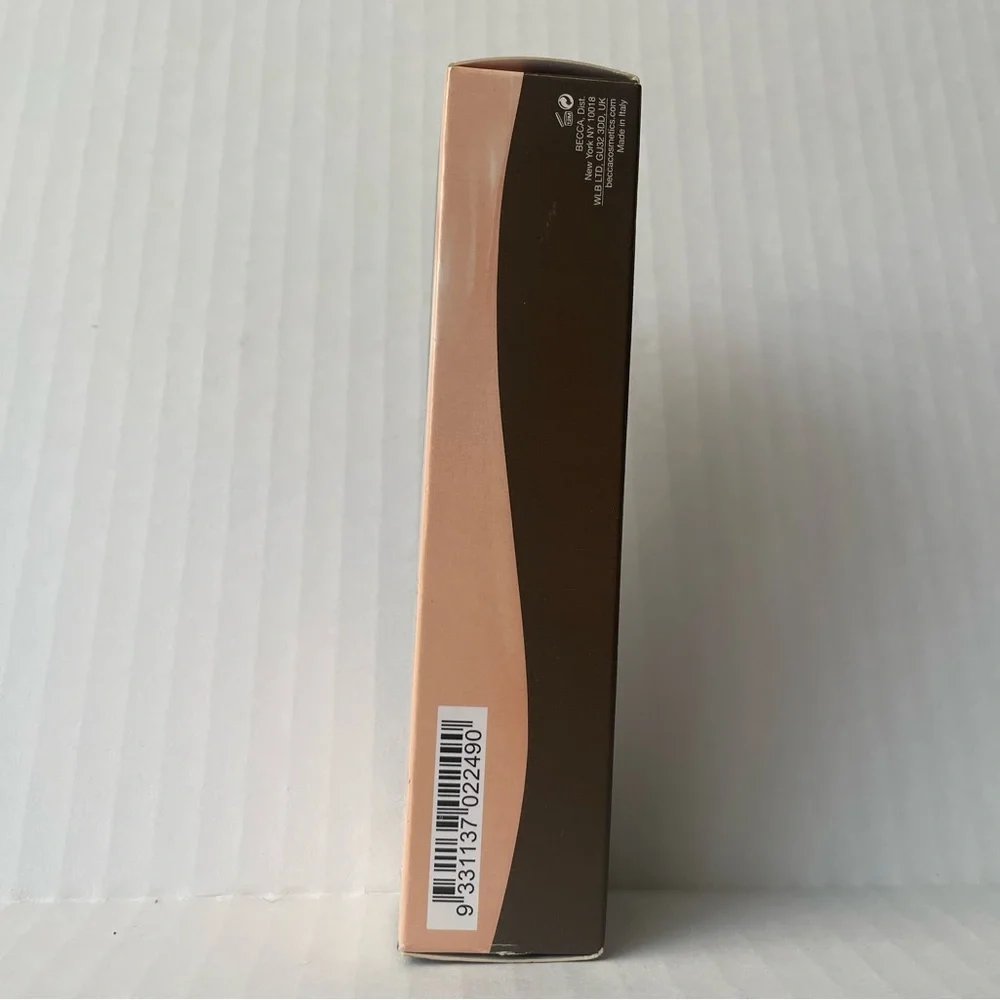 BECCA Ultimate Coverage 24-Hour Foundation - Ivory